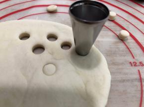 按压出来做眼睛