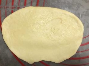 翻面，下边擀薄