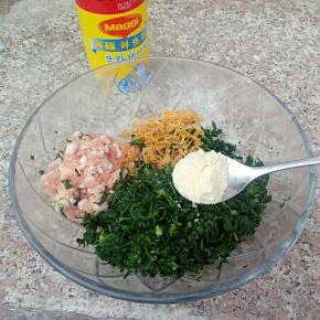 加入美极鲜鸡粉(不要再加盐，美极鲜鸡粉含有盐，虾皮是咸的)