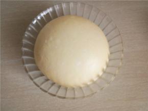 发好的2倍大的面团。