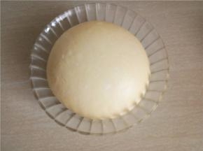 发好的2倍大的面团。