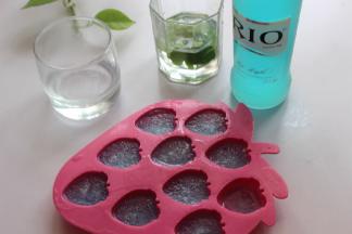 拿出微微化一下，各种材料备用。