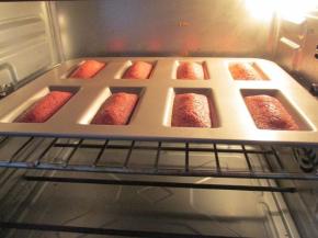 烤箱200度预热，上下火190度烤13分钟。