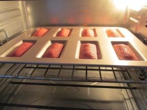 烤箱200度预热，上下火190度烤13分钟。