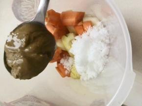 放一饭勺的芝麻酱