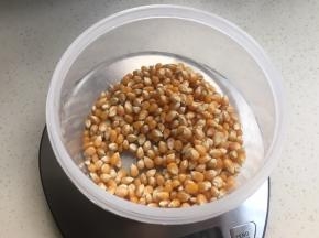 玉米粒洗净沥水