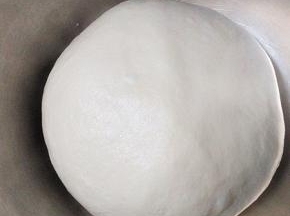 收圆入盆，入冰箱冷藏发酵一晚