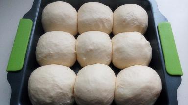 面团二发至原有的二倍大