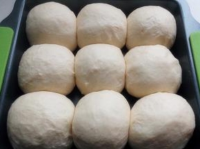 面团二发至原有的二倍大