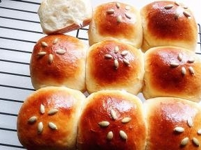 到时取出放烤架晾凉