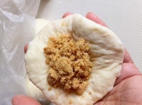 放入5克左右的肉松