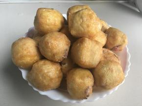 提前酿好的豆腐果。