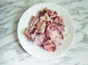 羊排洗净切块