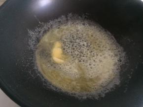然后加入黄油至融化