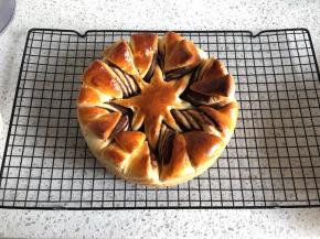 出炉以后放温热即可脱模