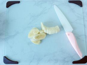 把香蕉也切片备用