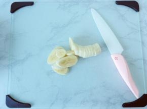 把香蕉也切片备用