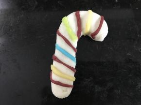 再做一个拐杖糖果。