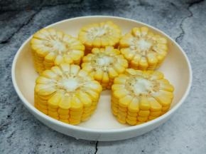 玉米分切成小段