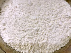 低粉和泡打粉混合均匀