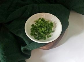 准备好葱花