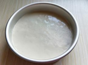 垂直震出气泡。可以多震几下。