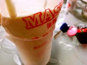 把面糊装入裱花袋里