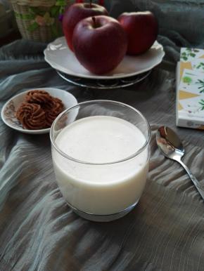 6、香浓的奶昔，配上点点心。