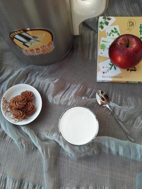 7、美美的悠闲时间里，来杯苹果山药奶昔。