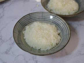 准备米饭