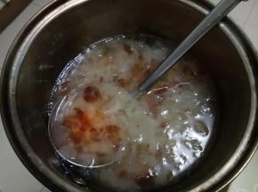 炖好了，一锅水变成了只剩一小半