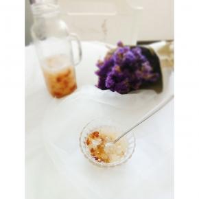 夏天可以放冰箱里冰镇一下再喝，冬天喝常温比较好。不要热着喝，口味不如冷的好。