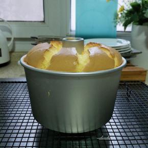 时间到，及时出炉，轻震一下，震出内部热气…