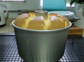 时间到，及时出炉，轻震一下，震出内部热气…