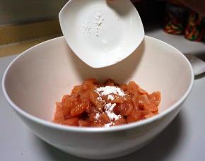 加入干淀粉抓匀。