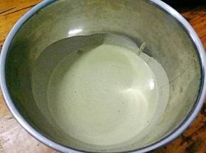 盖上保鲜膜，放入冰箱冷藏半小时。