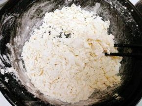 拌成絮状即可