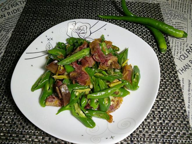腊鸭腿炒辣椒