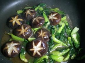 起锅前加水淀粉勾芡