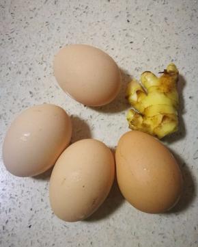 准备好食材，材料很家常，一般家庭都有