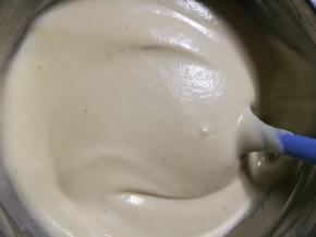 烤箱上下火100度预热5分钟。