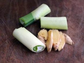 葱切段、姜切片