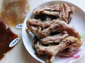 是食光社的熟食。