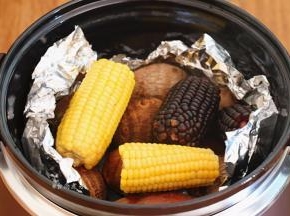 烹调结束，将薄荷叶丢弃，取出食物即可食用。