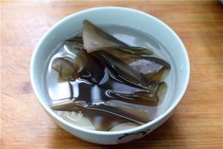 粉皮提前用开水浸泡软