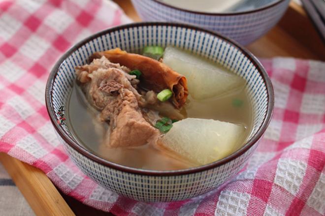 墨鱼猪骨冬瓜汤