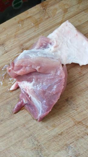 买来新鲜猪肉