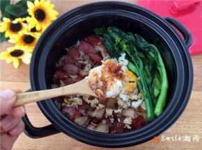 煲仔饭的精华，还在于它的饭焦，就是砂锅底部那层焦焦脆脆的“锅巴”。