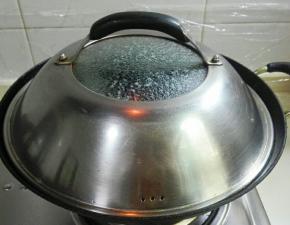 盖上锅盖烧开焖一会