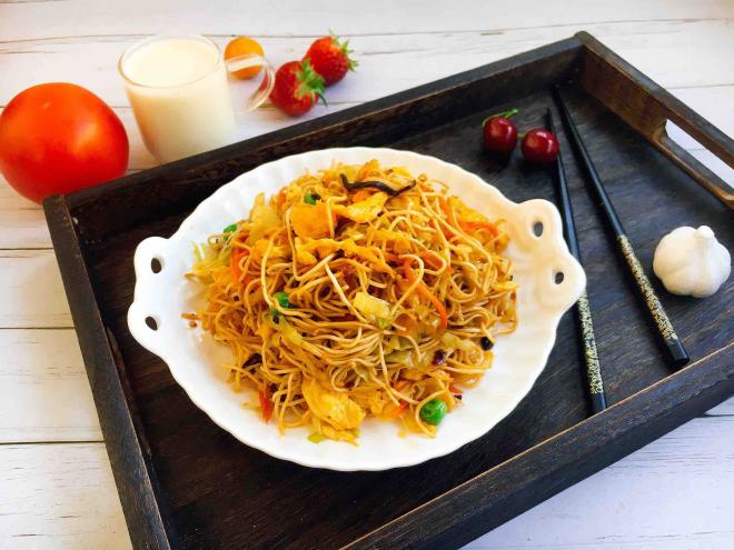 家常版 麻辣什锦炒面